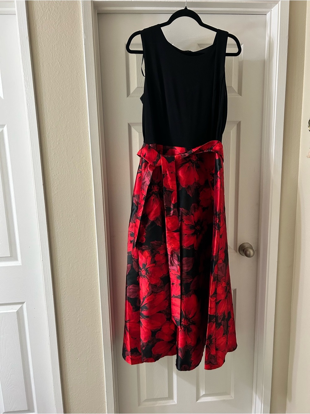 Black & Red Floral A-Line Skirted Dress